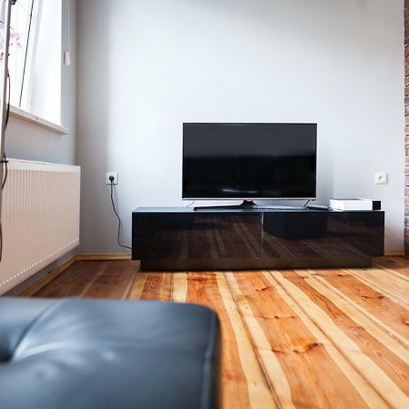 Czar Garbar Apartment Познан Екстериор снимка