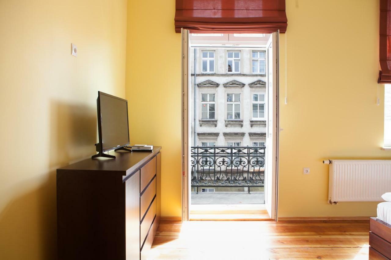 Czar Garbar Apartment Познан Екстериор снимка